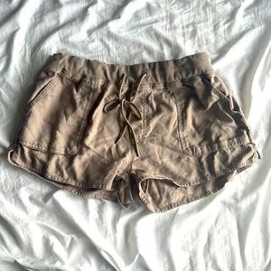 Community (Aritzia) Tan shorts